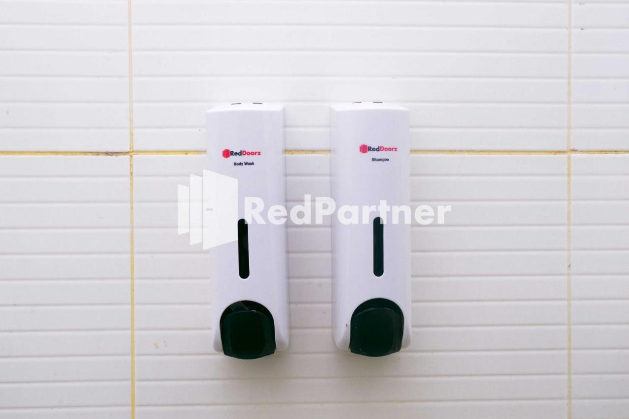 Hotel Permata Makassar Mitra Reddoorz Balangberu Exterior photo